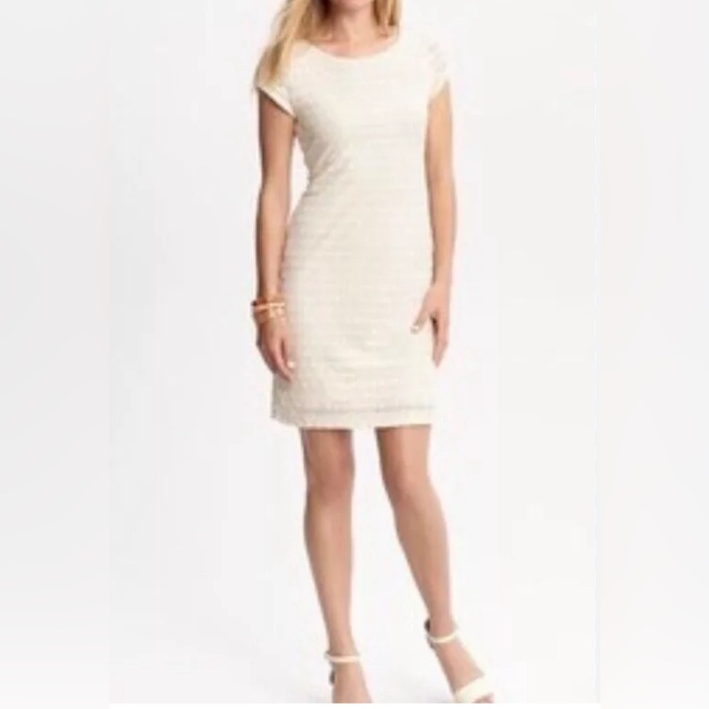 Banana Republic Heritage Ivory Scalloped Lace Shift Dress.